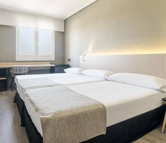 Premium double room + extra bed (3 adults) Hotel ILUNION Las Lomas Mérida