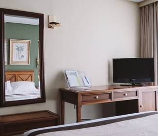 Corporate single room with terrace ilunion san sebastián hotel Corporate single room with terrace ilunion san sebastián hotel