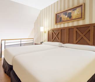 Standard double room hotel ilunion alcora sevilla seville Standard double room hotel ilunion alcora sevilla seville