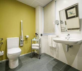 Accesible room hotel ilunion bilbao Accesible room hotel ilunion bilbao