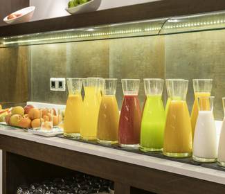 Buffet breakfast Hotel ILUNION Suites Madrid Buffet breakfast Hotel ILUNION Suites Madrid