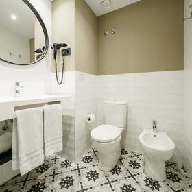 Bathroom hotel ilunion bilbao Bathroom hotel ilunion bilbao