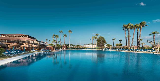 Swimming-pool ilunion islantilla hotel ilunion islantilla huelva Swimming-pool ilunion islantilla hotel ilunion islantilla huelva