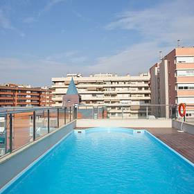 Swimming pool Hotel ILUNION Les Corts Spa Barcelona