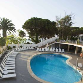 Swimmingpool ilunion caleta park Hotel ILUNION Caleta Park S'Agaró