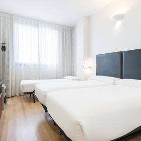 Triple room ilunion aqua 3 Hotel ILUNION Aqua 3 Valencia Triple room ilunion aqua 3 Hotel ILUNION Aqua 3 Valencia