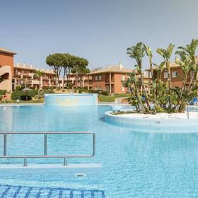 Swimming pool aparthotel ilunion sancti petri cádiz Swimming pool aparthotel ilunion sancti petri cádiz