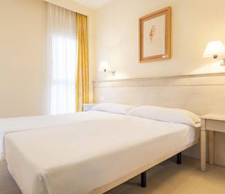 Two bedroom apartment with garden access Aparthotel ILUNION Sancti Petri Cádiz Two bedroom apartment with garden access Aparthotel ILUNION Sancti Petri Cádiz