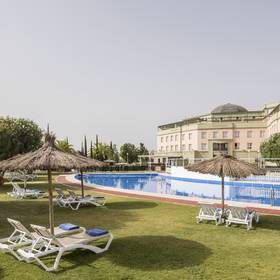 Swimming pool Hotel ILUNION Alcora Sevilla Seville Swimming pool Hotel ILUNION Alcora Sevilla Seville
