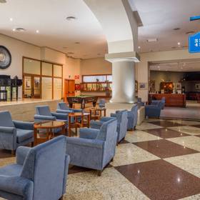 Bar Hotel ILUNION Les Corts Spa Barcelona Bar Hotel ILUNION Les Corts Spa Barcelona