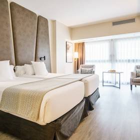 Room Hotel ILUNION Málaga Room Hotel ILUNION Málaga