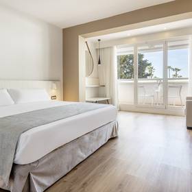 Triple room hotel ilunion islantilla huelva Triple room hotel ilunion islantilla huelva
