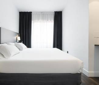 3 person room Hotel ILUNION Suites Madrid