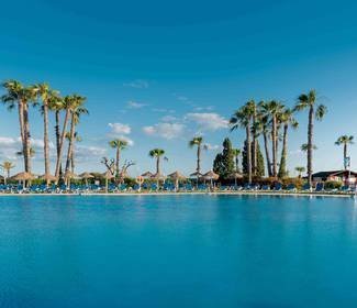 Outdoor swimming pools Hotel ILUNION Islantilla Huelva