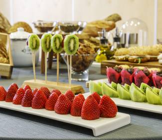 Restaurant and breakfast Hotel ILUNION Alcalá Norte Madrid Restaurant and breakfast Hotel ILUNION Alcalá Norte Madrid