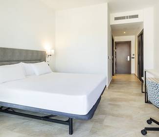 Disabled accessible room Hotel ILUNION Calas de Conil Conil de la Frontera Disabled accessible room Hotel ILUNION Calas de Conil Conil de la Frontera
