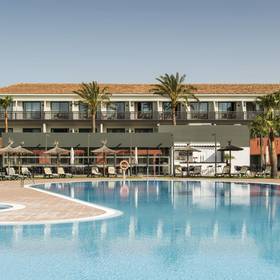 Swimming pool hotel ilunion calas de conil conil de la frontera Swimming pool hotel ilunion calas de conil conil de la frontera