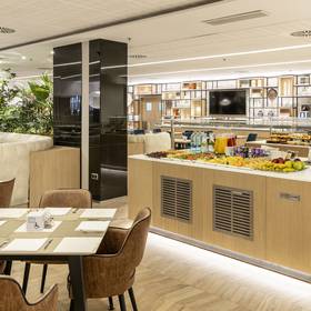 Breakfast buffet ilunion barcelona hotel ilunion barcelona Breakfast buffet ilunion barcelona hotel ilunion barcelona