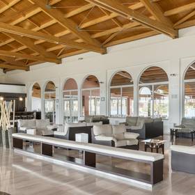 Reception aparthotel ilunion sancti petri cádiz Reception aparthotel ilunion sancti petri cádiz