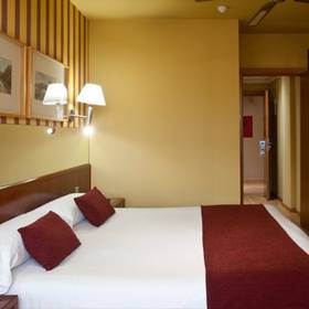 Room Hotel ILUNION Les Corts Spa Barcelona Room Hotel ILUNION Les Corts Spa Barcelona