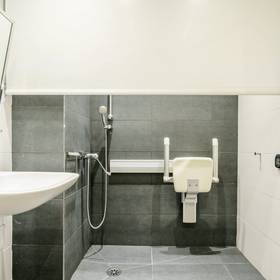 Bathroom hotel ilunion bilbao Bathroom hotel ilunion bilbao