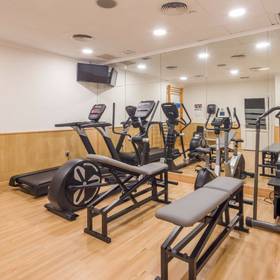 Gym Hotel ILUNION Les Corts Spa Barcelona Gym Hotel ILUNION Les Corts Spa Barcelona