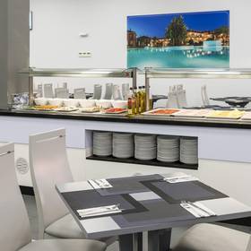 Buffet breakfast aparthotel ilunion sancti petri cádiz Buffet breakfast aparthotel ilunion sancti petri cádiz
