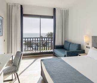 Double room with sea views Hotel ILUNION Calas de Conil Conil de la Frontera Double room with sea views Hotel ILUNION Calas de Conil Conil de la Frontera