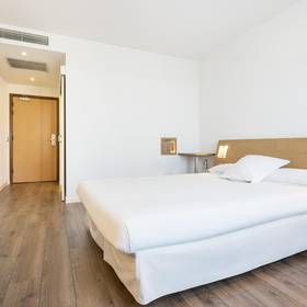 Accesible room ilunion valencia hotel ilunion valencia 4 Accesible room ilunion valencia hotel ilunion valencia 4