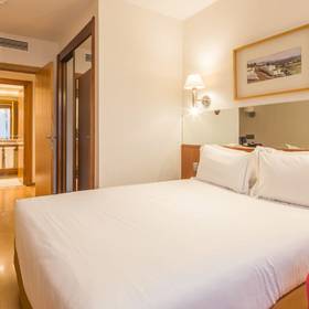 Double room Hotel ILUNION Les Corts Spa Barcelona Double room Hotel ILUNION Les Corts Spa Barcelona