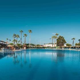 Swimming-pool ilunion islantilla hotel ilunion islantilla huelva Swimming-pool ilunion islantilla hotel ilunion islantilla huelva