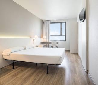 Double room Hotel ILUNION Valencia 3 Double room Hotel ILUNION Valencia 3