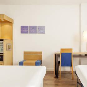 Triple room ilunion valencia hotel ilunion valencia 4 Triple room ilunion valencia hotel ilunion valencia 4