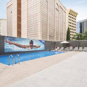 Swimmingpool ilunion atrium hotel ilunion atrium madrid Swimmingpool ilunion atrium hotel ilunion atrium madrid