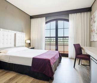 Rooms with patio Hotel ILUNION Golf Badajoz