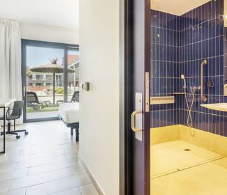 Disabled accessible room Hotel ILUNION Calas de Conil Conil de la Frontera Disabled accessible room Hotel ILUNION Calas de Conil Conil de la Frontera