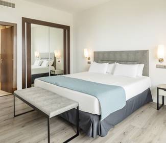 Junior suite room Hotel ILUNION Calas de Conil Conil de la Frontera Junior suite room Hotel ILUNION Calas de Conil Conil de la Frontera