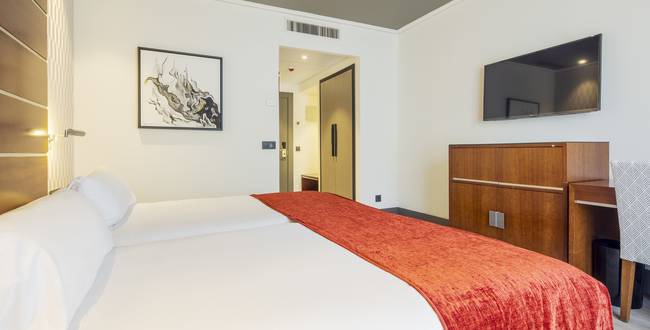 Double room Hotel ILUNION Alcora Sevilla Seville Double room Hotel ILUNION Alcora Sevilla Seville