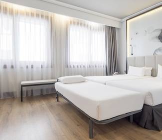 Premium triple room Hotel ILUNION Bilbao