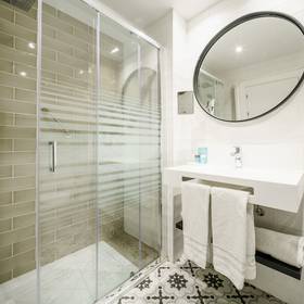 Bathroom hotel ilunion bilbao Bathroom hotel ilunion bilbao