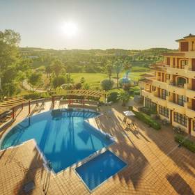 Swimmingpool ilunion golf badajoz Hotel ILUNION Golf Badajoz