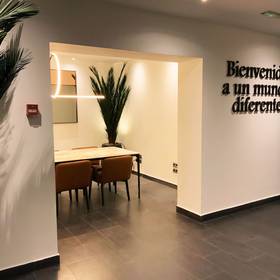 Reception hotel ilunion almirante barcelona Reception hotel ilunion almirante barcelona