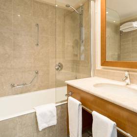Bathroom ilunion aqua 3 Hotel ILUNION Aqua 3 Valencia Bathroom ilunion aqua 3 Hotel ILUNION Aqua 3 Valencia