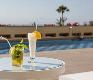 Swimming pool hotel ilunion fuengirola Swimming pool hotel ilunion fuengirola
