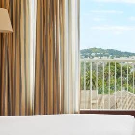 Room ILUNION Caleta Park Room ILUNION Caleta Park