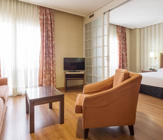 Junior suite hotel ilunion alcora sevilla seville Junior suite hotel ilunion alcora sevilla seville
