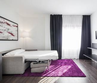 3 person room Hotel ILUNION Suites Madrid