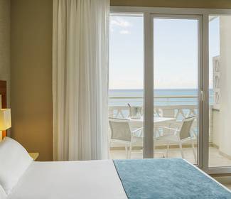 Superior room with sea views hotel ilunion fuengirola Superior room with sea views hotel ilunion fuengirola