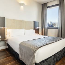 Accesible room ilunion aqua 4 hotel ilunion aqua 4 valencia Accesible room ilunion aqua 4 hotel ilunion aqua 4 valencia
