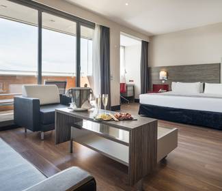 Room junior suite Hotel ILUNION Barcelona